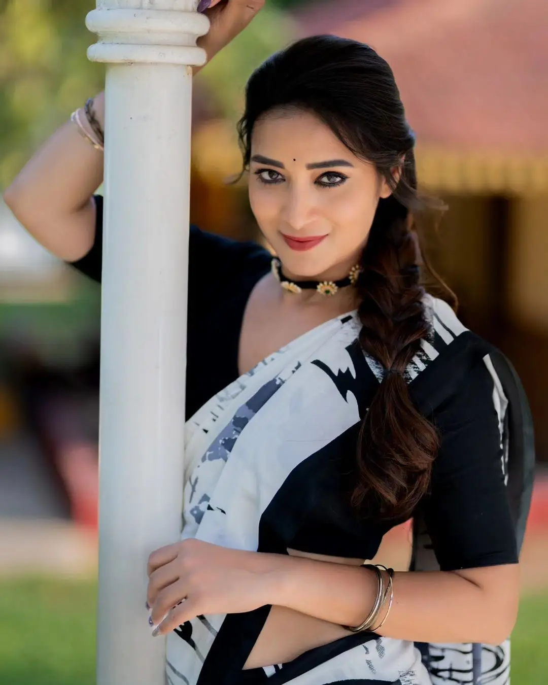 ETV ACTRESS BHANU SRI IN BEAUTIFUL BLACK SAREE BLOUSE